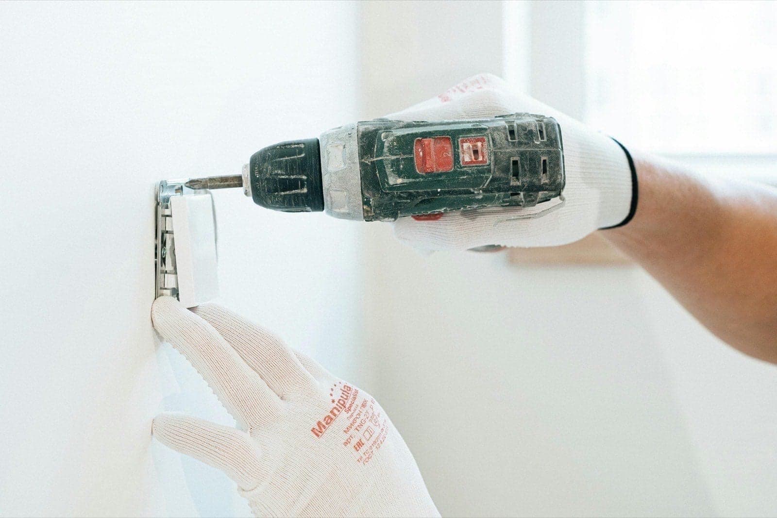 Elektricien aan het werk